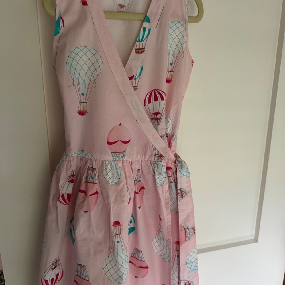 LIVLY wrap dress with hot air balloons. Size 8.